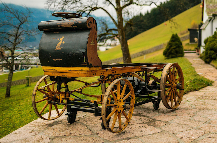 la première voiture électrique jamais fabriquée par un constructeur automobile