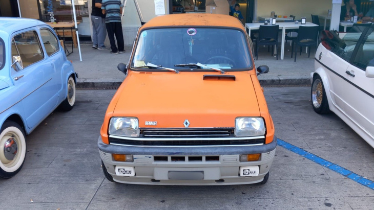 tl, la première renault 5 commercialisée : les photos d'une voiture aux multiples ressources