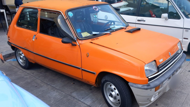 tl, la première renault 5 commercialisée : les photos d'une voiture aux multiples ressources