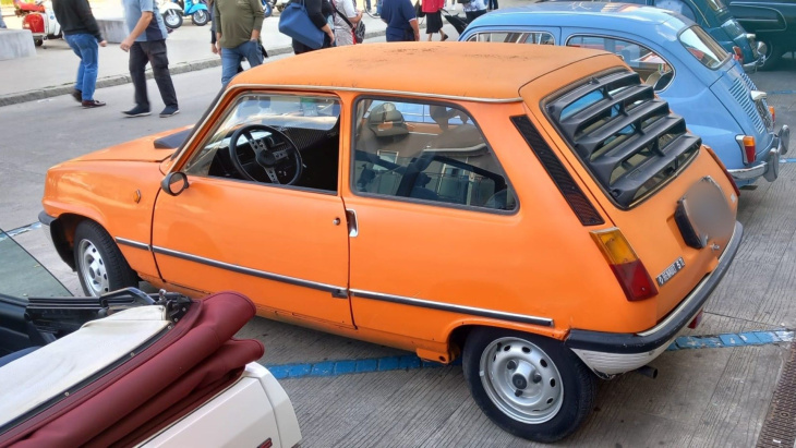 tl, la première renault 5 commercialisée : les photos d'une voiture aux multiples ressources