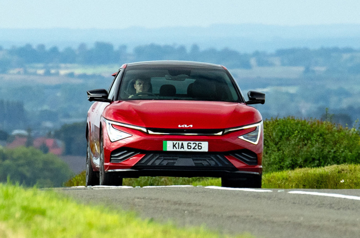 kia ev6 : essai : pourquoi la voiture d'entrée de gamme est celle qu'il faut acheter