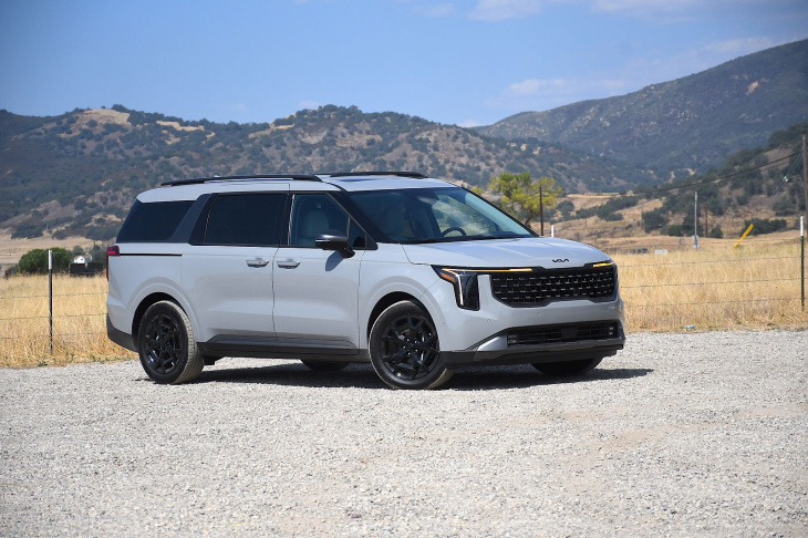 premier essai kia carnival hybride 2025 : trop peu trop tard ?