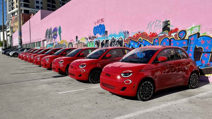 production de la fiat 500e : stellantis annonce un autre délai de production