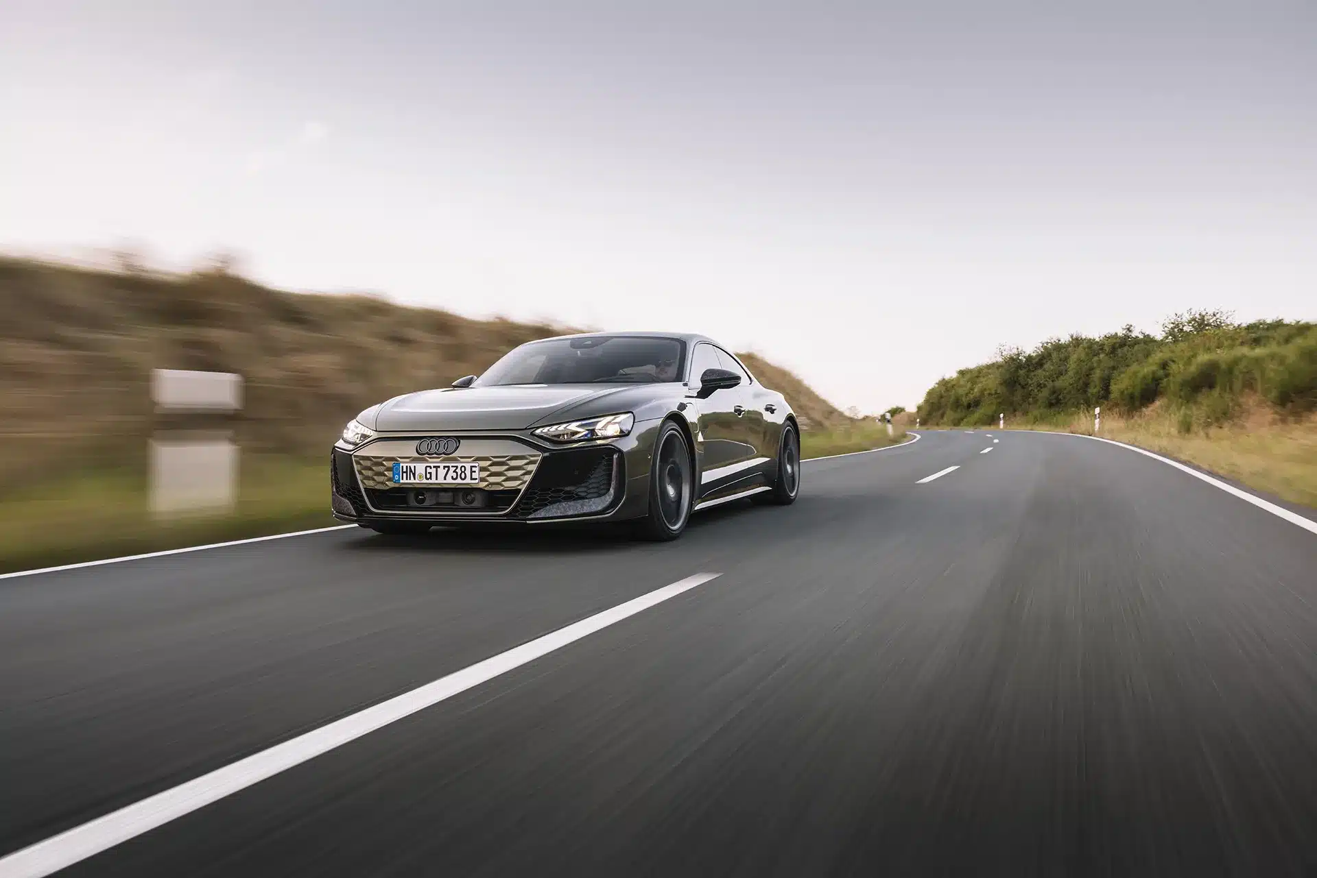 essai nouvelle audi rs e-tron gt performance : atomic flying carpet