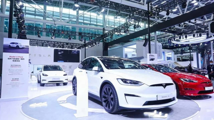 tesla sera présent au mondial de l'automobile de paris 2024. à quoi s'attendre ?