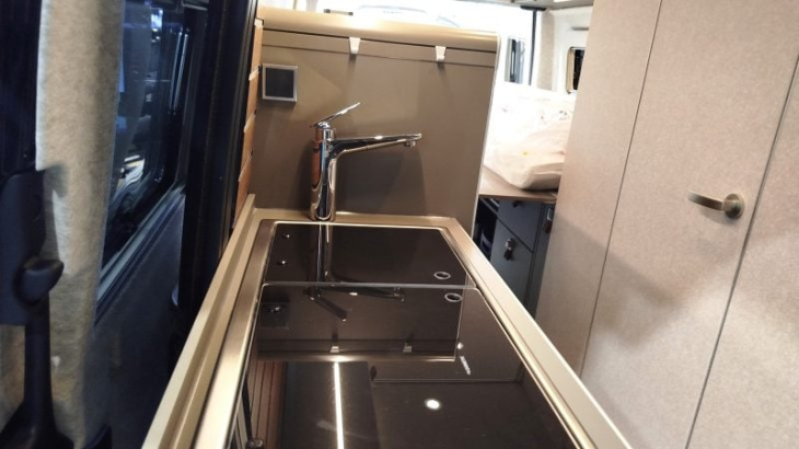 nouveau hymer grand canyon s 700 (salon vdl 2025) : le fourgon tellement classe de 7 mètres et 170 ch sur mercedes sprinter