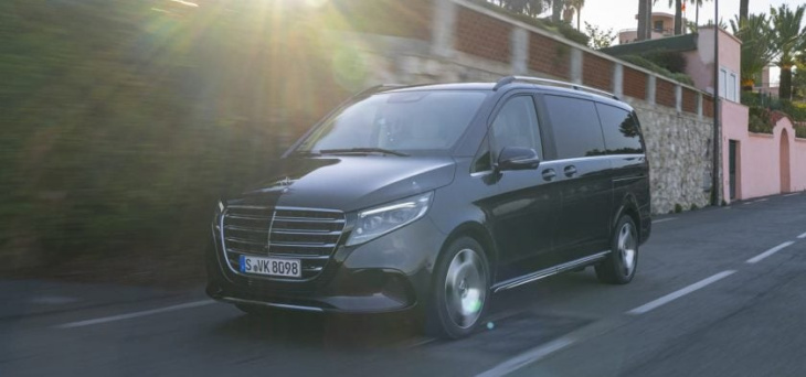 mercedes, classe v/eqv, on a testé le mercedes v250d extra long, le transporteur des grandes familles.