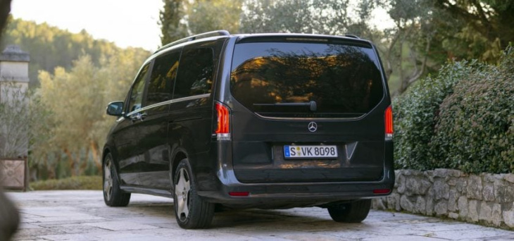 mercedes, classe v/eqv, on a testé le mercedes v250d extra long, le transporteur des grandes familles.