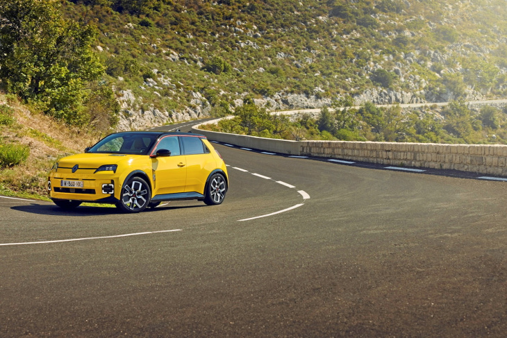 renault 5 e-tech electric : une rivale pour les e-208 et mini cooper e