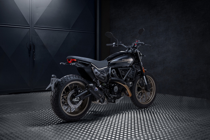 scrambler, ducati, ducati scrambler icon dark et full throttle 2025 : le pays de la joie s'assombrit