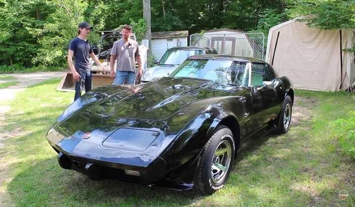 corvette 1976 abandonné pendant 15 ans révèle un potentiel surprenant après avoir été récupéré et nettoyé