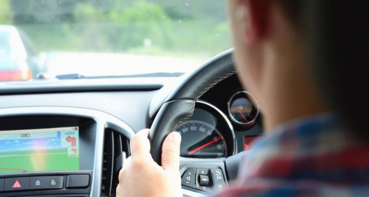 un français sur deux prêt à l'abandonner, vers la fin de la voiture individuelle ?