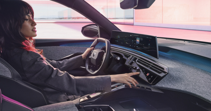 Peugeot i-Cockpit® Panoramique : Un concentré de technologie pour une expérience de conduite inédite