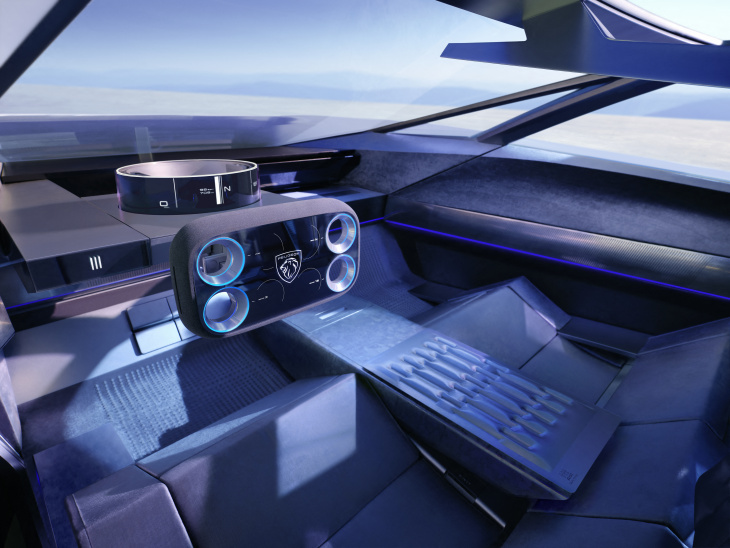 mondial auto 2024, peugeot i-cockpit® panoramique : un concentré de technologie pour une expérience de conduite inédite