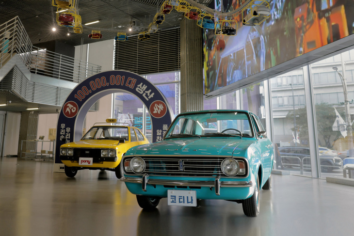 l’exposition « one step further » de hyundai : un voyage à travers 100 millions de véhicules