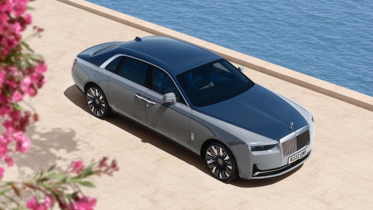 rolls-royce donne un coup de jeune à la ghost pour 2024