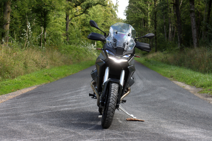 moto guzzi, stelvio, la moto guzzi stelvio est-elle le trail routier idéal ?