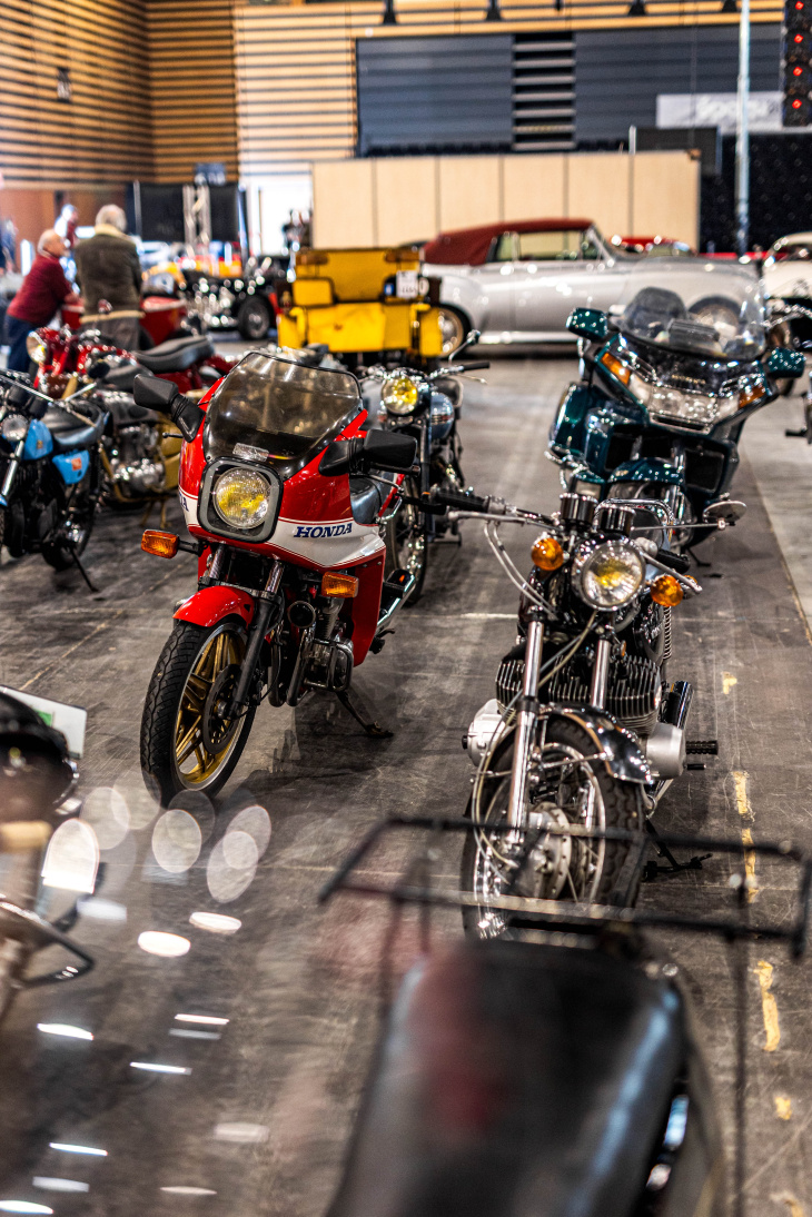 calendrier, salon de la moto, epoqu'auto fait la part belle aux motos