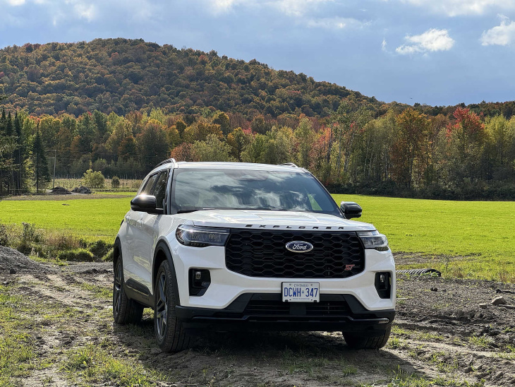 premier essai ford explorer 2025 : un nouvel intérieur change presque tout pour le grand-père des vus