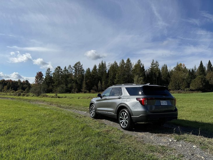 premier essai ford explorer 2025 : un nouvel intérieur change presque tout pour le grand-père des vus