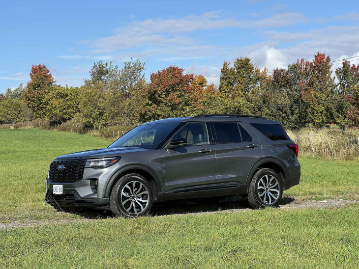 premier essai ford explorer 2025 : un nouvel intérieur change presque tout pour le grand-père des vus