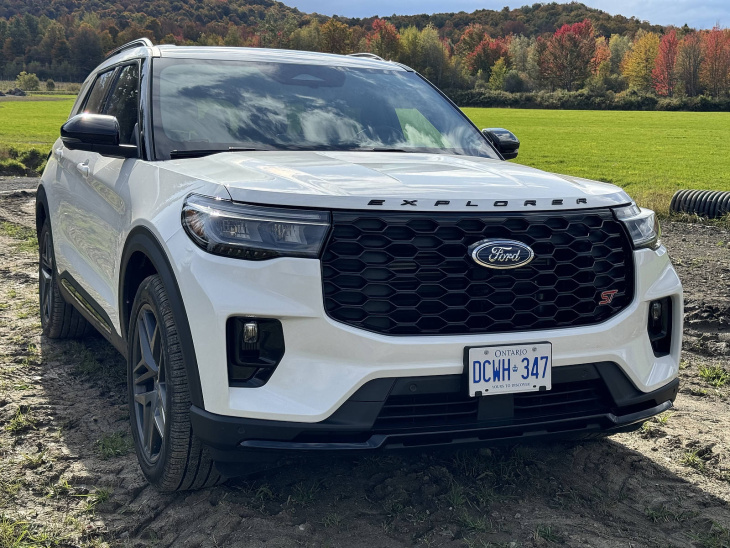 premier essai ford explorer 2025 : un nouvel intérieur change presque tout pour le grand-père des vus