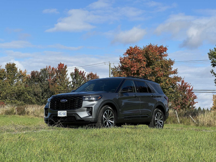 premier essai ford explorer 2025 : un nouvel intérieur change presque tout pour le grand-père des vus