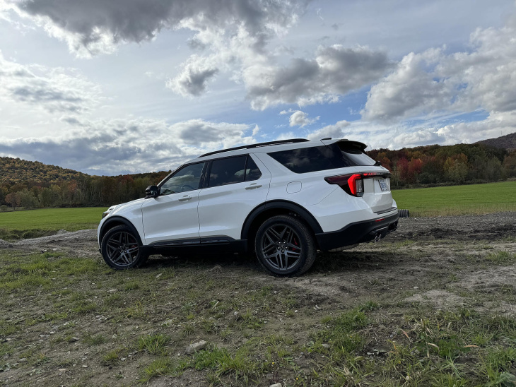 premier essai ford explorer 2025 : un nouvel intérieur change presque tout pour le grand-père des vus