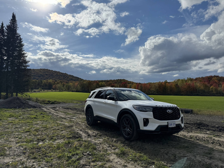 premier essai ford explorer 2025 : un nouvel intérieur change presque tout pour le grand-père des vus