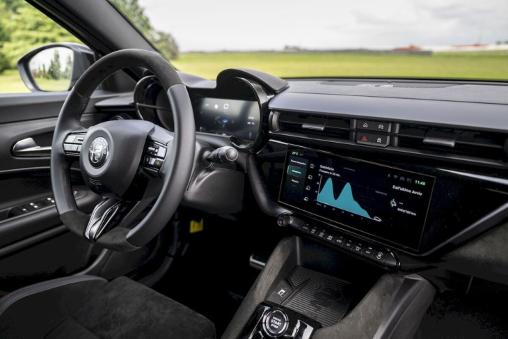 microsoft, android, on a testé le nouvel alfa romeo junior : un peugeot e-2008 compacte et ultra performant