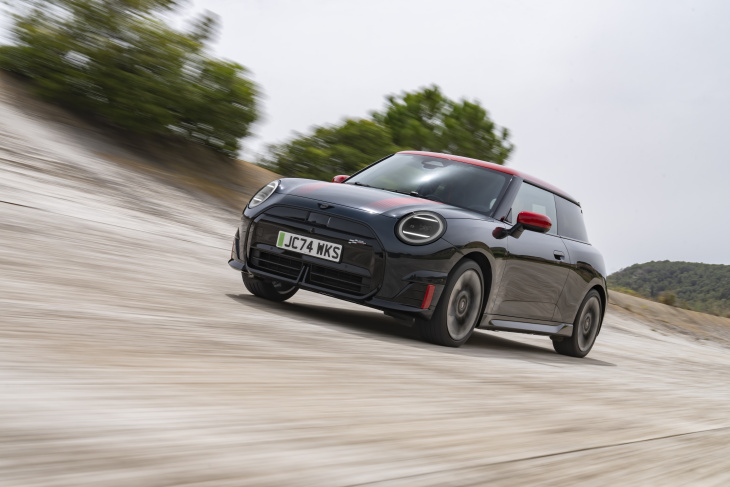 mini 4 jcw 3p, mini, mondial auto 2024, mini 4 electric 3p, la mini électrique john cooper works : 258 ch en direct du salon de paris 2024