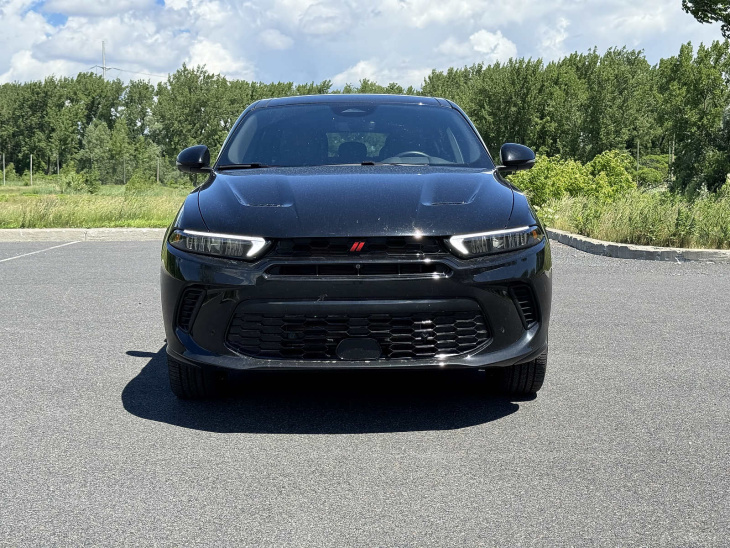 essai routier dodge hornet r/t 2024 : le bon véhicule, la mauvaise approche