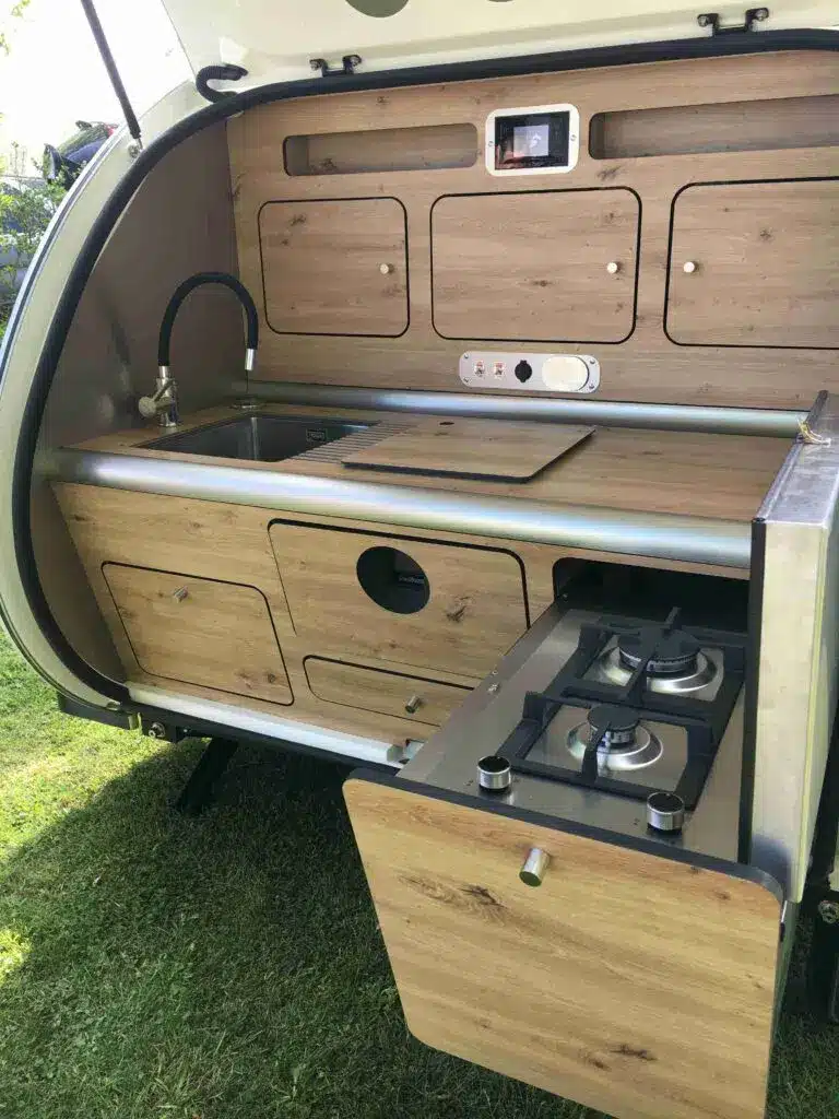 tiptop : la mini-caravane teardrop haut de gamme made in bretagne