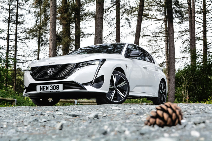 automobile : peugeot, marque préférée des conducteurs français