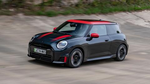 des mini john cooper works “à pile”