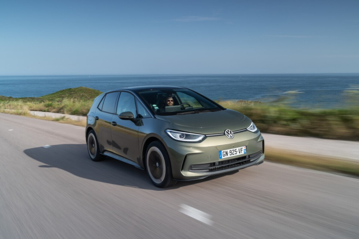 volkswagen frappe fort avec cette nouvelle id.3 électrique enfin abordable