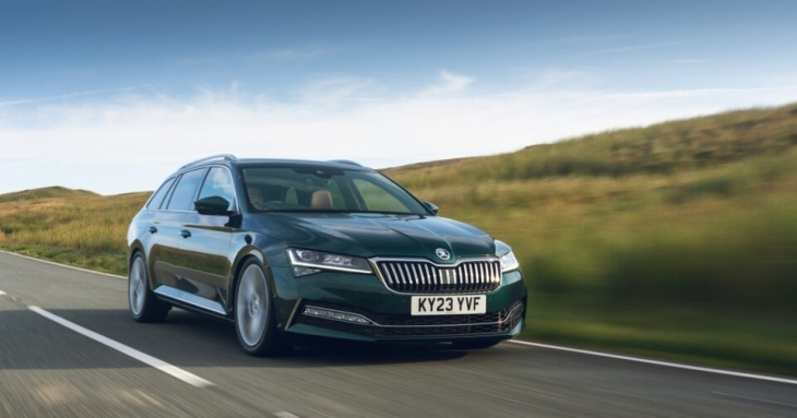 mondial auto 2024, la skoda superb a toujours le sens de l'hospitalité