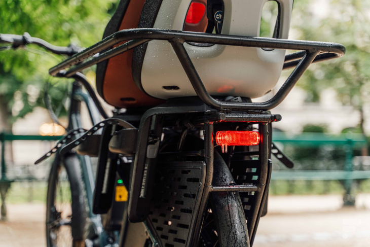 microsoft, on a testé le peugeot e-longtail, un excellent vélo électrique familial qui passe les vitesses à votre place