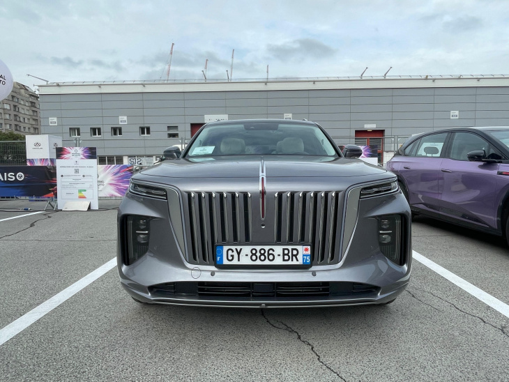 mondial auto 2024, le centre d'essai du mondial de paris : on a essayé un hongqi e-hs9, et vous pouvez aussi !